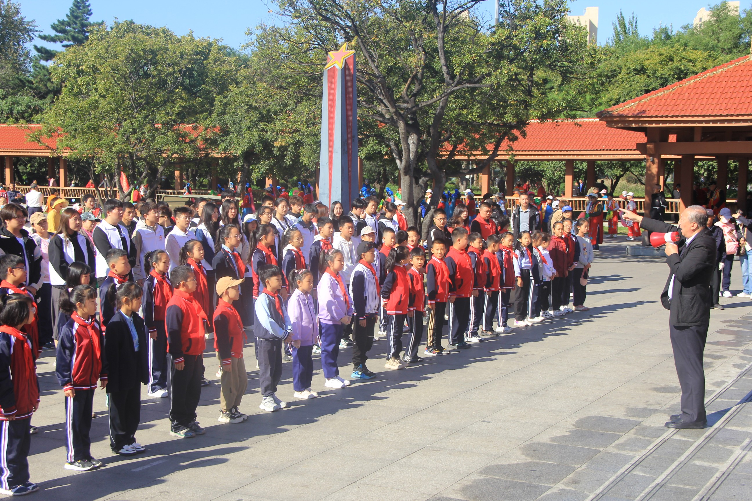 “绿色行动 共建美丽中国”9.20世界清洁日活动在沈阳市铁西区举行